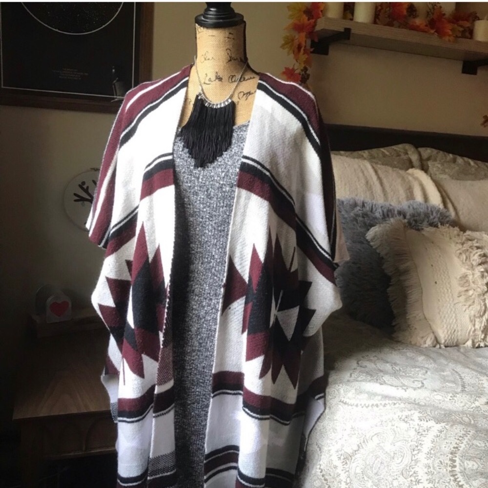 Charlotte Russe Boho Aztec Tribal Print Shawl